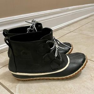 Sorel Out and About rain/winter boots (size 7)